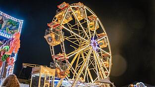Ein Riesenrad steht auch auf der Further Festwiese. Ein Riesenrad steht auch auf der Further Festwiese.