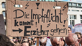 Eine Corona-Impfung ist nicht jedermanns Sache. Eine Branchenimpfpflicht wird wegen der ansteigenden Verbreitung des Deltavirus dennoch diskutiert. Für Landshuter Institutionen, die betroffen wären, wäre Zwang jedoch der falsche Weg.