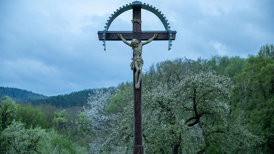Der biblischen Überlieferung nach starb Jesus am Kreuz. (Symbolbild) Der biblischen Überlieferung nach starb Jesus am Kreuz. (Symbolbild)