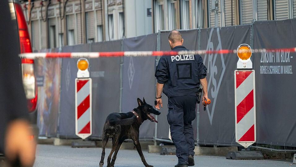 Das Landeskriminalamt ermittelt wegen eines politischen Hintergrunds.