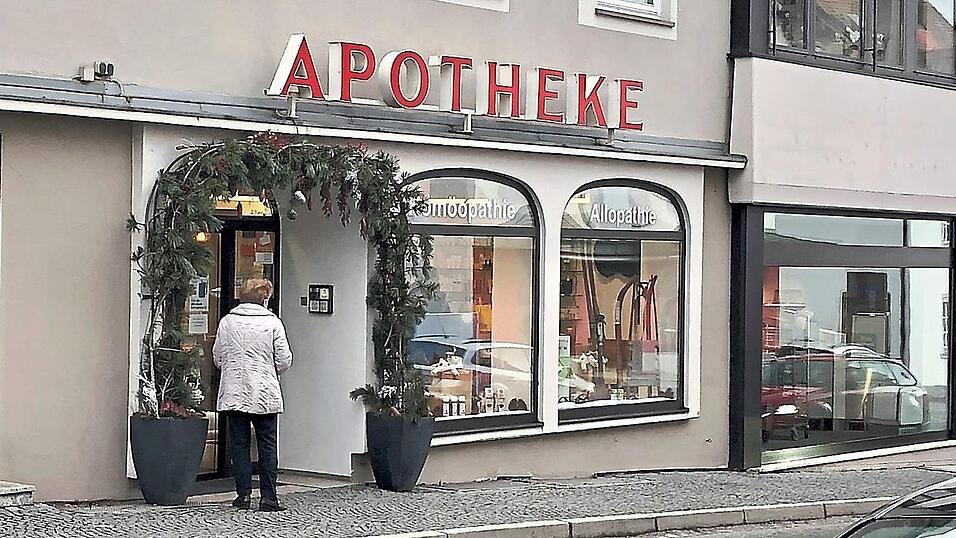 In der M&ouml;nchshofapotheke wird zun&auml;chst nicht geimpft. Apotheker Benjamin Striegan w&uuml;rde erst im Bedarfsfall &Auml;rzte unterst&uuml;tzen.