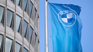 Der Autobauer BMW hat seine Jahresprognose 2024 angepasst. (Symbolbild)