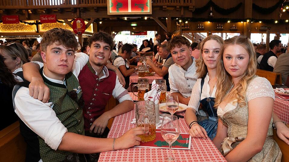 Die Partybilder vom Freitag, 14. August, aus dem Festzelt Krönner. Die Partybilder vom Freitag, 14. August, aus dem Festzelt Krönner.