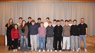 15 neue Mitglieder mit den beiden ersten Vorst&auml;nden.