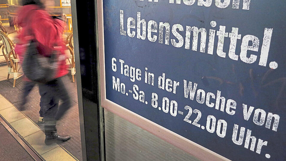 Lebensmittelgroßhändler wollen ihre Mitarbeiter derzeit nicht noch mehr belasten und öffnen deshalb nicht am Sonntag. Lebensmittelgroßhändler wollen ihre Mitarbeiter derzeit nicht noch mehr belasten und öffnen deshalb nicht am Sonntag.