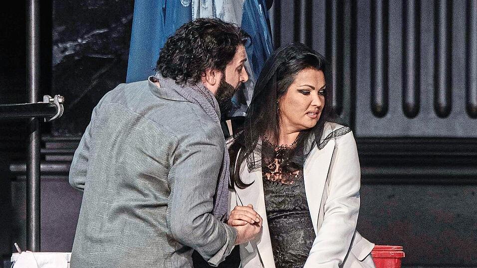 Anna Netrebko mit Yusif Eyvazov in Puccinis 'Tosca' im Gro&szlig;en Festspielhaus.