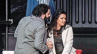 Anna Netrebko mit Yusif Eyvazov in Puccinis 'Tosca' im Gro&szlig;en Festspielhaus.