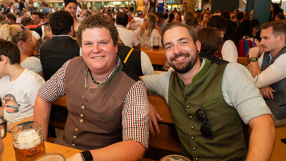Die Partybilder vom Freitag, 16. August, aus dem Festzelt Nothaft. Die Partybilder vom Freitag, 16. August, aus dem Festzelt Nothaft.
