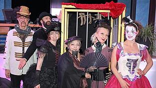 Kannibale Zickzack, Mister Gonzalez, Lobita, Lady Chico, Managerin Chilwell und Freaky Vierbein (von links) entf&uuml;hren in eine spektakul&auml;re Kriminalgeschichte.