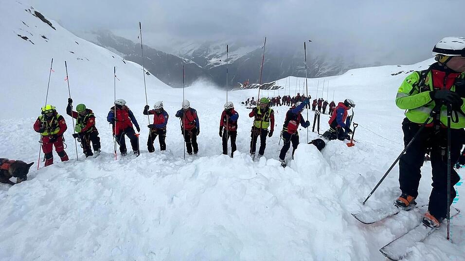 Mehr als 60 Rettungskr&auml;fte waren bei der Suche im Einsatz.