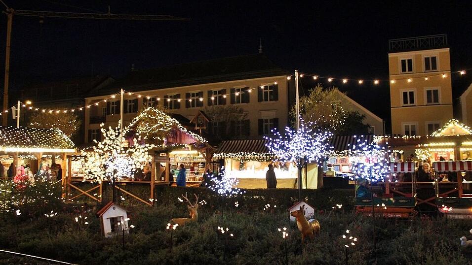Am Donnerstagabend ist der Landshuter Christkindlmarkt eröffnet worden. Am Donnerstagabend ist der Landshuter Christkindlmarkt eröffnet worden.