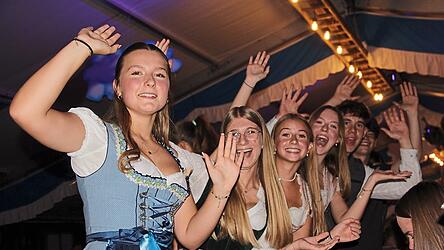 Reservierungen und Biermarken gibt es auf der Website der Hartler Herbstdult.