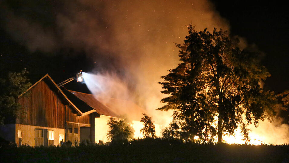 In der Nacht brannte es auf einem Bauernhof in Engelsberg.