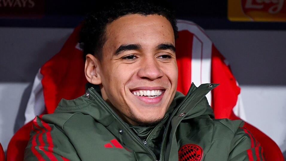 Jamal Musiala freut sich über seine Rückkehr in der Champions League - auch wenn es bei einem Bankplatz blieb. Jamal Musiala freut sich über seine Rückkehr in der Champions League - auch wenn es bei einem Bankplatz blieb.