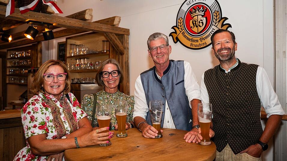 Die Partybilder vom Sonntag, 16. August, aus dem Festzelt Greindl. Die Partybilder vom Sonntag, 16. August, aus dem Festzelt Greindl.