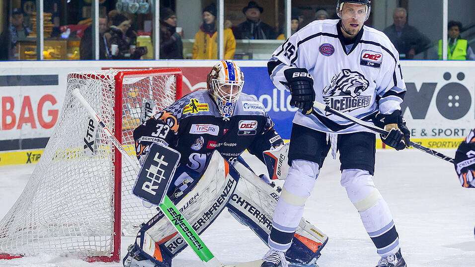 Gegen die anderen Tiger aus Nürnberg verloren die Straubinger mit 1:2 nach Verlängerung. Gegen die anderen Tiger aus Nürnberg verloren die Straubinger mit 1:2 nach Verlängerung.