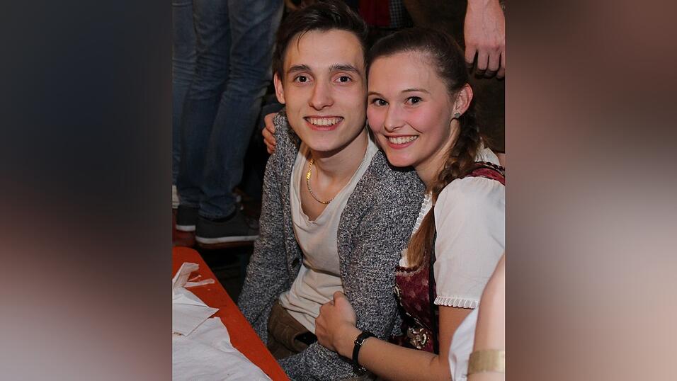 Die Fr&uuml;hjahrsdult 2017 in Landshut neigt sich dem Ende entgegen. Grund genug, noch einmal richtig in den Bierzelten zu feiern - abgerundet vom traditionellen Feuerwerk.