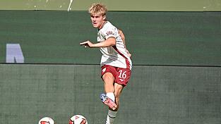 Reist im Alter von 21 Jahren erstmals zur Nationalmannschaft: Augsburg-Profi Hennes Behrens. (Archivbild) Reist im Alter von 21 Jahren erstmals zur Nationalmannschaft: Augsburg-Profi Hennes Behrens. (Archivbild)