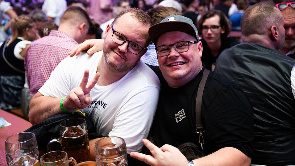 Die Partybilder vom Samstag, 9. August, aus dem Festzelt Wenisch. Die Partybilder vom Samstag, 9. August, aus dem Festzelt Wenisch.