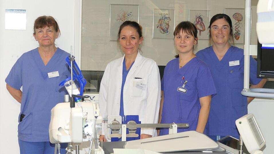 Brigitte Raith (v.l.), Dr. Ramona-Elena Brancu, Manuela Weinberger und Daniela Wagner.