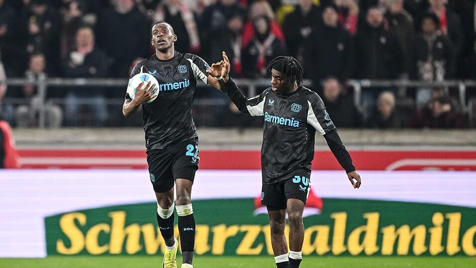 Später Jubel: Leverkusen gewinnt in Stuttgart. Später Jubel: Leverkusen gewinnt in Stuttgart.