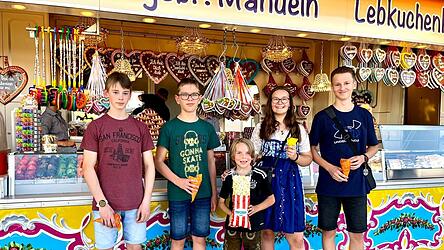 Süßes Vergnügen: Jugendliche mit Zöliakie zeigen, dass Genuss trotz Einschränkungen möglich ist.