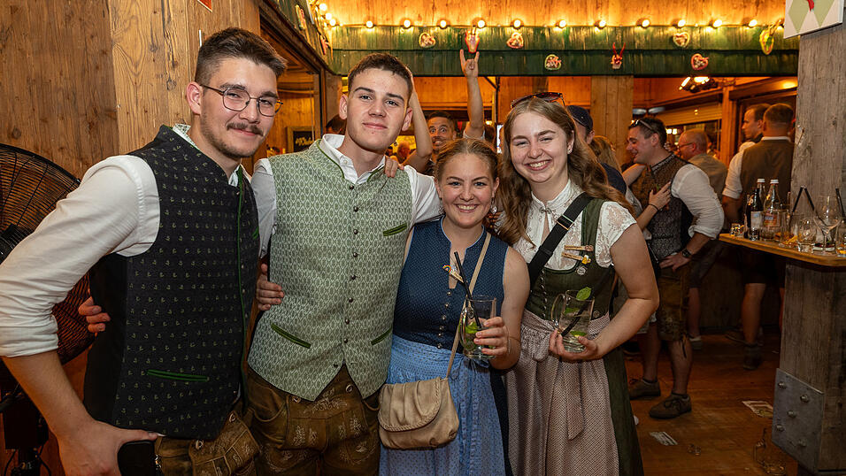 Die Partybilder vom Freitag, 9. August 2024, aus dem Festzelt Weckmann. Die Partybilder vom Freitag, 9. August 2024, aus dem Festzelt Weckmann.