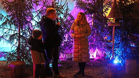 B&uuml;rgermeisterin Sibylle Entwistle dankte allen, die den Markt erm&ouml;glichen und w&uuml;nschte bei dem besonderen Highlight im Jahreskalender wunderbare Stunden.