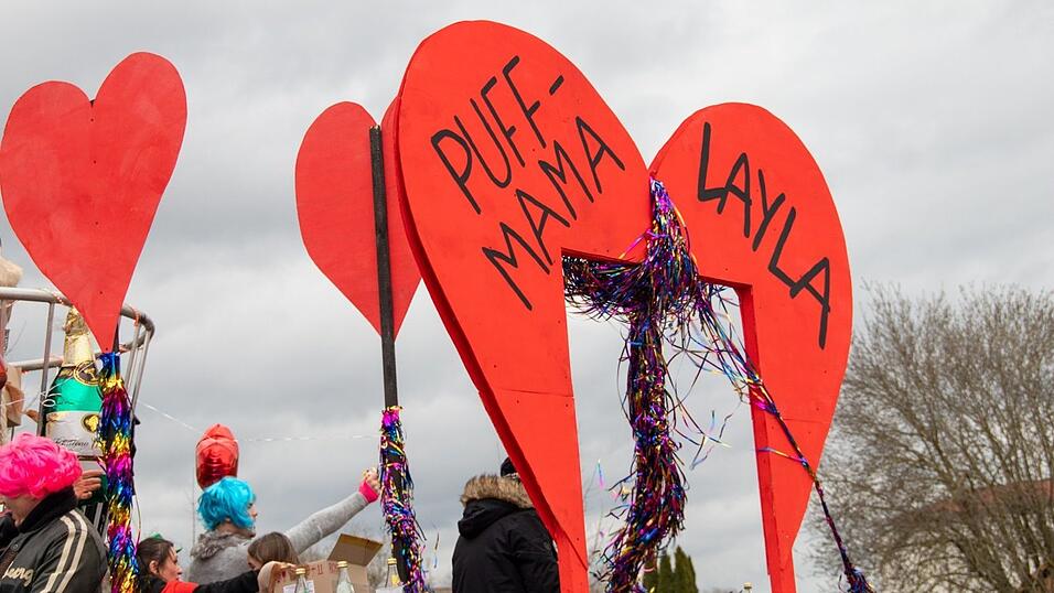 Ausgelassene Stimmung herrschte beim Faschingsumzug in Hofkirchen.