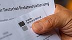 Das Renteneintrittsalter soll k&uuml;nftig wohl an die Lebenserwartung gekoppelt werden. Hei&szlig;t: Man wird l&auml;nger arbeiten m&uuml;ssen.