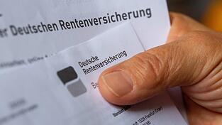 Das Renteneintrittsalter soll künftig wohl an die Lebenserwartung gekoppelt werden. Heißt: Man wird länger arbeiten müssen. Das Renteneintrittsalter soll künftig wohl an die Lebenserwartung gekoppelt werden. Heißt: Man wird länger arbeiten müssen.