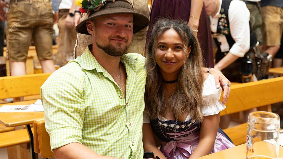 Die Partybilder vom Freitag, 7. August, aus dem Festzelt Reisinger. Die Partybilder vom Freitag, 7. August, aus dem Festzelt Reisinger.
