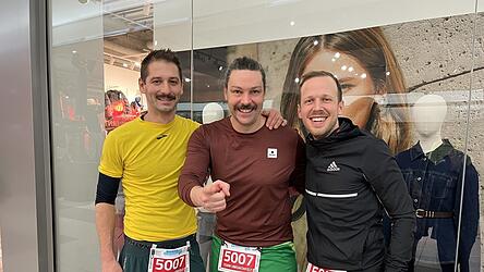 Sebastian Wild und sein Laufteam im DEZ.