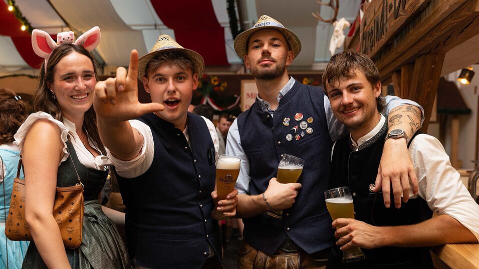 Die Partybilder vom Sonntag, 9. August, aus dem Festzelt Greindl. Die Partybilder vom Sonntag, 9. August, aus dem Festzelt Greindl.