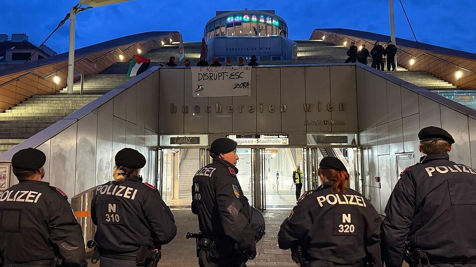 Protest in der Nähe der ESC-Halle. Protest in der Nähe der ESC-Halle.