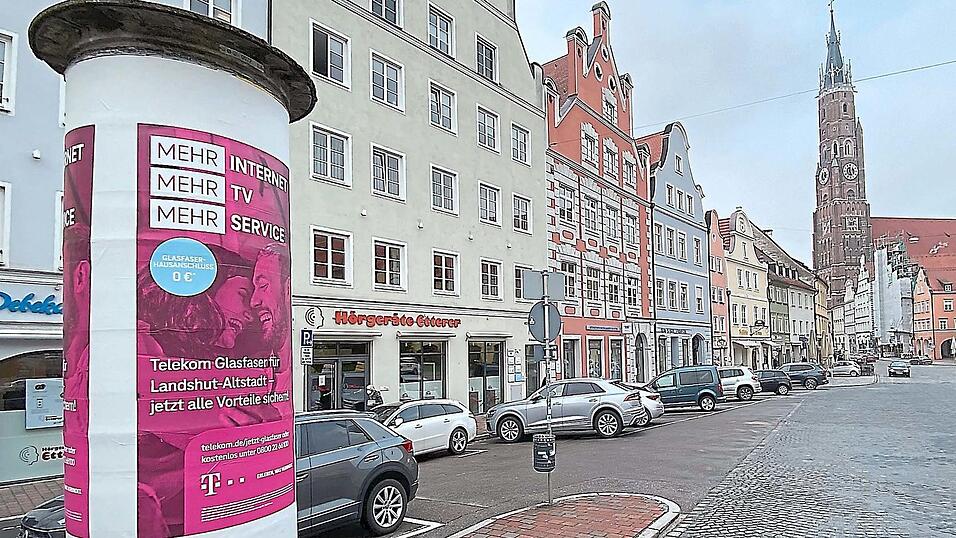 Aktuell werden Glasfaserleitungen in der Innenstadt und dem Nikola-Viertel verlegt. Aktuell werden Glasfaserleitungen in der Innenstadt und dem Nikola-Viertel verlegt.