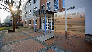 Das Bürgerbüro im Rathaus II. Hier hätte sich die Landshuter Anwältin ummelden müssen, was sie aber nicht tat. Weil sie auch ein Bußgeld der Stadt deshalb nicht bezahlen wollte, kam es zur Verhandlung im Landshuter Amtsgericht. Das Bürgerbüro im Rathaus II. Hier hätte sich die Landshuter Anwältin ummelden müssen, was sie aber nicht tat. Weil sie auch ein Bußgeld der Stadt deshalb nicht bezahlen wollte, kam es zur Verhandlung im Landshuter Amtsgericht.
