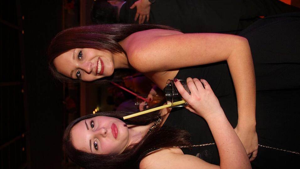 Die Bilder vom Abschlussball der Tanzschule Seidel in der Fraunhofer-Halle am 28. November. Die Bilder vom Abschlussball der Tanzschule Seidel in der Fraunhofer-Halle am 28. November.