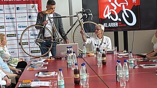 Alexander Koller zeigte ein Retrofahrrad im Rahmen der Vorstellung.