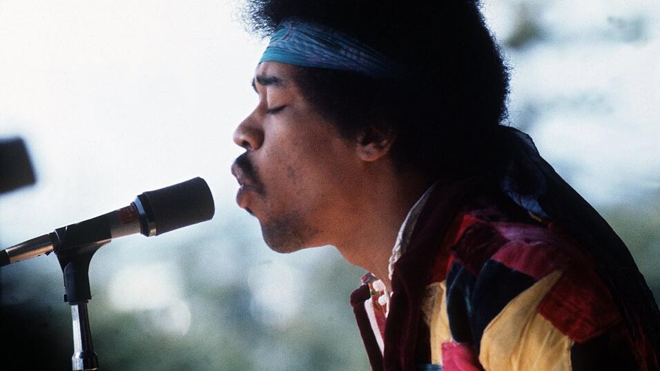 Jimi Hendrix hielt mit 15 Jahren seine erste akustische Gitarre in den H&auml;nden.