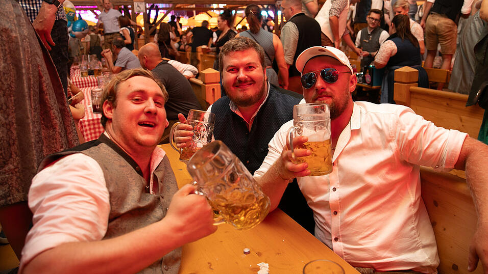 Die Partybilder vom Samstag, 9. August, aus dem Festzelt Reisinger. Die Partybilder vom Samstag, 9. August, aus dem Festzelt Reisinger.