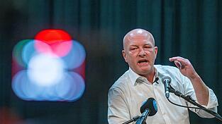 Joachim Wolbergs, ehemaliger Oberb&uuml;rgermeister von Regensburg, hat bei einem Infoabend seine Sicht auf den gegen ihn bevorstehenden Prozess erl&auml;utert. Vor dem Landgericht M&uuml;nchen I wird ab 11. M&auml;rz ein Teil des Regensburger Parteispenden-Verfahrens neu verhandelt.