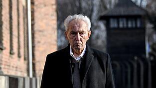 2020 besuchte Höllenreiner das ehemalige Konzentrationslager Auschwitz-Birkenau (Archiv). 2020 besuchte Höllenreiner das ehemalige Konzentrationslager Auschwitz-Birkenau (Archiv).