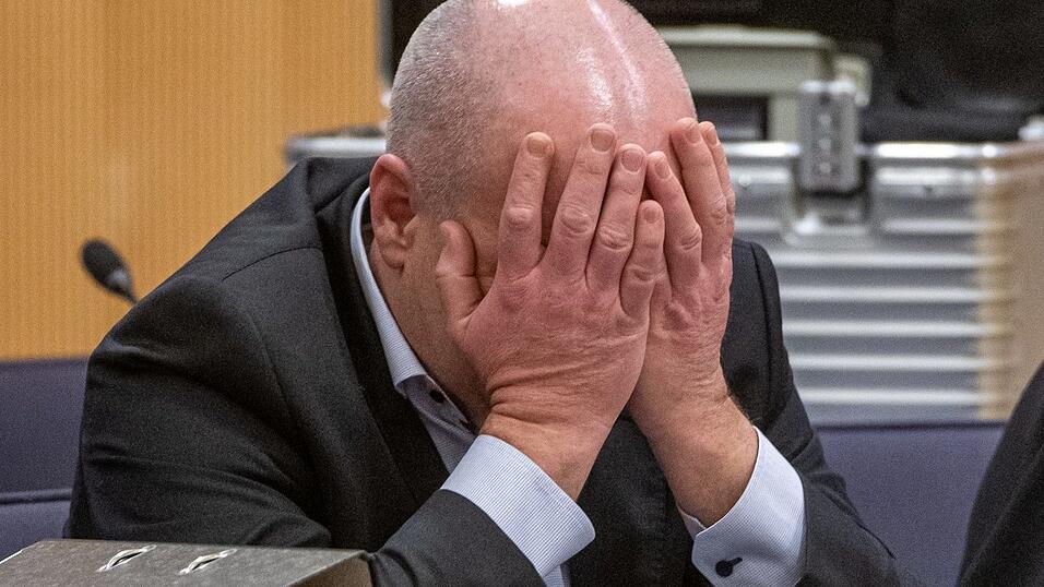 Joachim Wolbergs, früherer Oberbürgermeister von Regensburg, musste sich heuer erneut vor Gericht verantworten. Joachim Wolbergs, früherer Oberbürgermeister von Regensburg, musste sich heuer erneut vor Gericht verantworten.