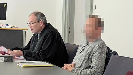 Verteidiger Andreas L&ouml;sche und sein Mandant hoffen auf Freispruch.