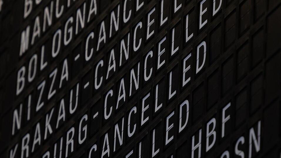 Am Frankfurter Flughafen wurden 400 Starts und Landungen gestrichen.