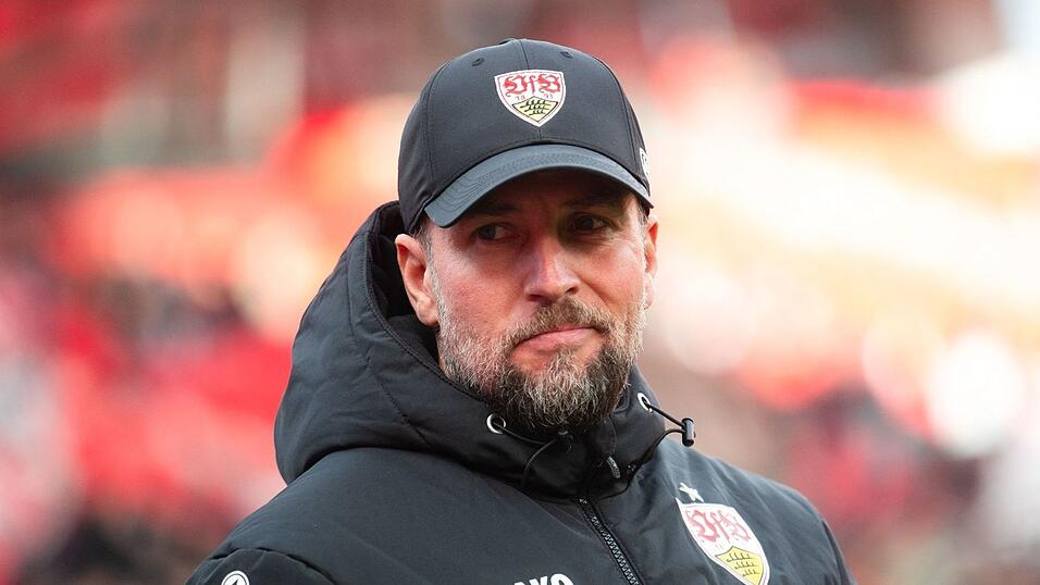 Sebastian Hoeneß und der VfB Stuttgart reisten mit zwei Bundesliga-Niederlagen am Stück nach Leverkusen. Sebastian Hoeneß und der VfB Stuttgart reisten mit zwei Bundesliga-Niederlagen am Stück nach Leverkusen.
