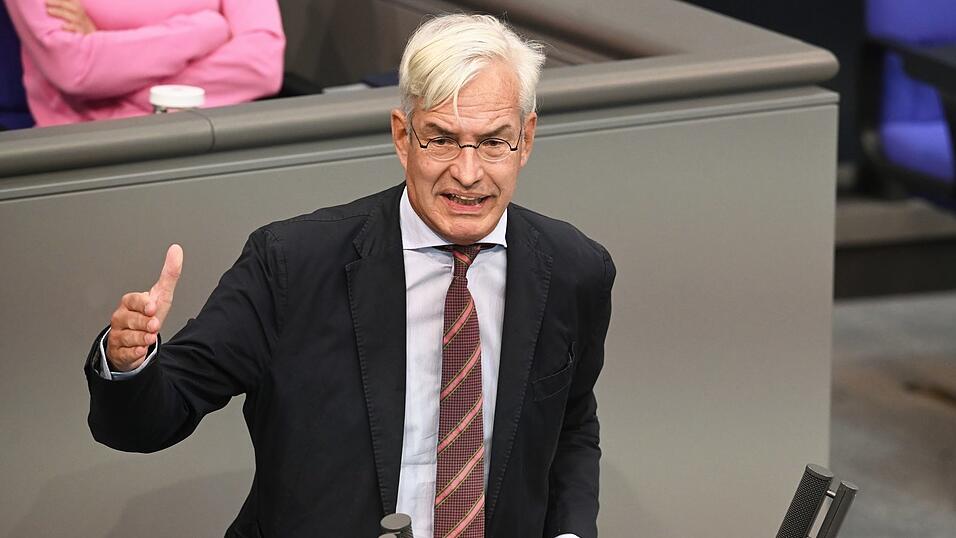 Eine Steuerreform m&uuml;sse zu einem wesentlichen Teil durch Einsparungen beim Staat gegenfinanziert werden, fordert Mathias Middelberg. (Archivbild)
