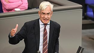 Eine Steuerreform m&uuml;sse zu einem wesentlichen Teil durch Einsparungen beim Staat gegenfinanziert werden, fordert Mathias Middelberg. (Archivbild)