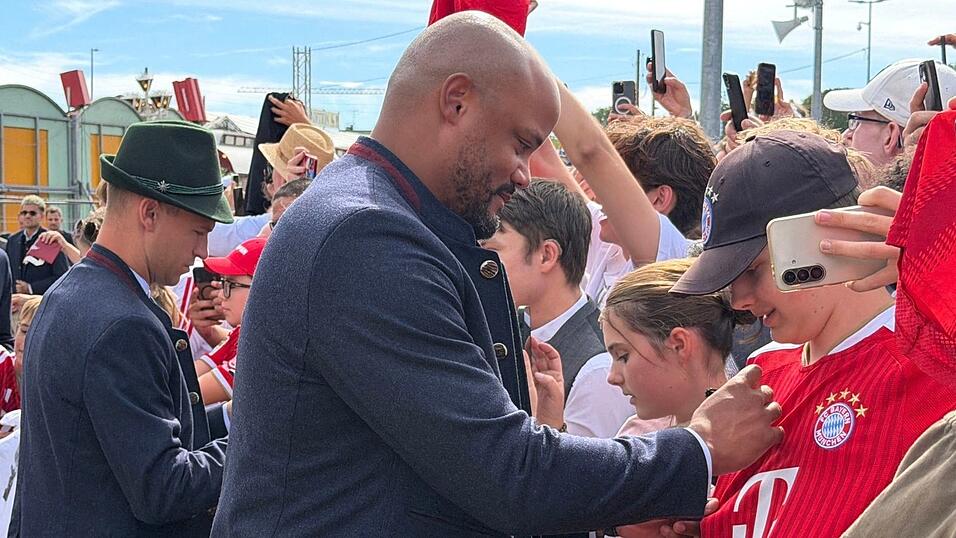 Vincent Kompany mag das Oktoberfest-Besuche. Vincent Kompany mag das Oktoberfest-Besuche.